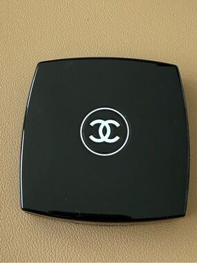 Chanel • Les Quatre Ombres Quadra Eye Shadow • Blue Notes